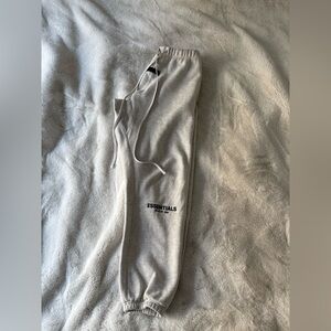 Damaged - Men’s Essentials Light Gray Sweatpants